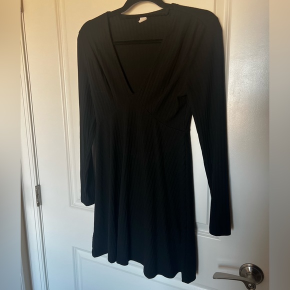 H&M - Black Longsleeve Dress - Picture 1 of 3